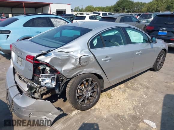 2017 Volvo S60 Inscription с VIN LYV402HK3HB195318, выставлен на аукционе IAAI как лот 43061548 с пробегом 187 331 миль миль и . История ставок и продаж доступна на DreamBid. Изображение 4.