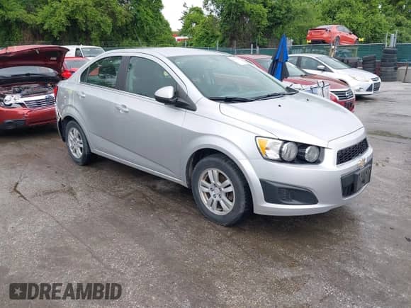 2014 Chevrolet Sonic LT с VIN 1G1JD5SHXE4207495, выставлен на аукционе IAAI как лот 42313153 с пробегом 110 015 миль миль и . История ставок и продаж доступна на DreamBid. Изображение 1.
