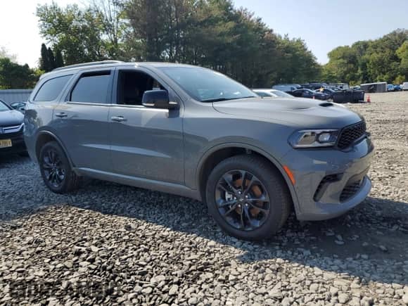 2024 Dodge Durango GT Plus z VIN 1C4RDJDG3RC175802, wystawiony jako Copart lot #71769745 z przebiegiem Nie podano mil oraz Czysty tytuł • Clean title. Historia ofert i sprzedaży dostępna na DreamBid. Obrazek 4.