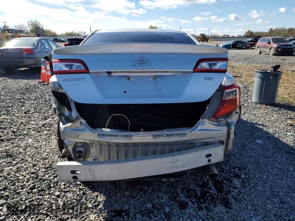 2014 Toyota Camry L с VIN 4T1BF1FK5EU453502, выставлен на аукционе Copart как лот 85828745 с пробегом 85 794 миль миль и Списание • Salvage title. История ставок и продаж доступна на DreamBid. Изображение 6.