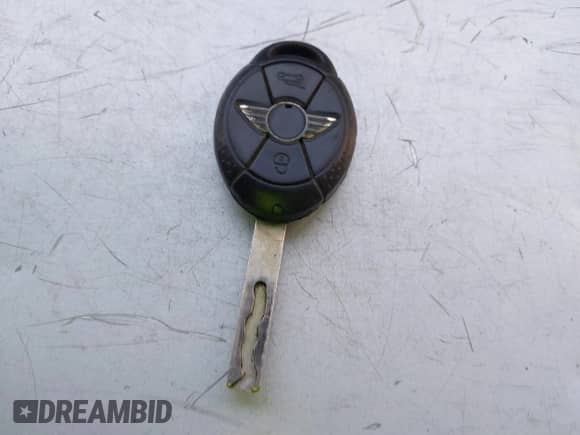 2006 MINI Hardtop S с VIN WMWRE33516TL24953, выставлен на аукционе IAAI как лот 43527420 с пробегом 157 831 миль миль и . История ставок и продаж доступна на DreamBid. Изображение 11.