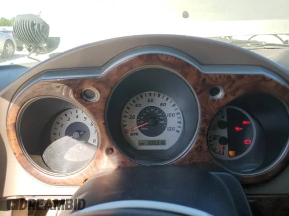 2004 Nissan Frontier XE z VIN 1N6ED29X94C473256, wystawiony jako Copart lot #57796125 z przebiegiem 306 316 mil mil oraz Czysty tytuł • Clean title. Historia ofert i sprzedaży dostępna na DreamBid. Obrazek 9.