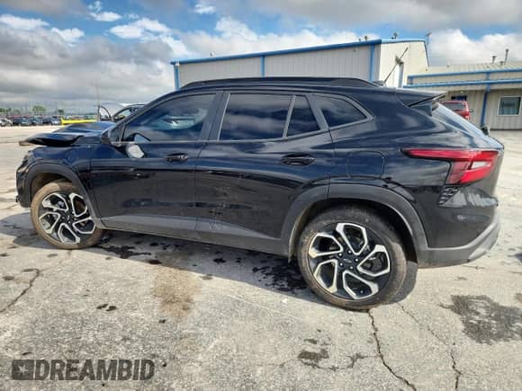 2025 Chevrolet Trax 2RS с VIN KL77LJEP5SC060467, выставлен на аукционе Copart как лот 59929075 с пробегом 21 278 миль миль и Списание • Salvage title. История ставок и продаж доступна на DreamBid. Изображение 2.