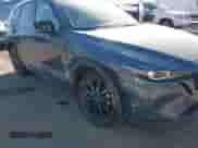 2025 Mazda CX-5 S Carbon Edition z VIN JM3KFBCM8S0587267, wystawiony jako IAAI lot #43018737 z przebiegiem 19 192 mil mil oraz . Historia ofert i sprzedaży dostępna na DreamBid. Obrazek 6.