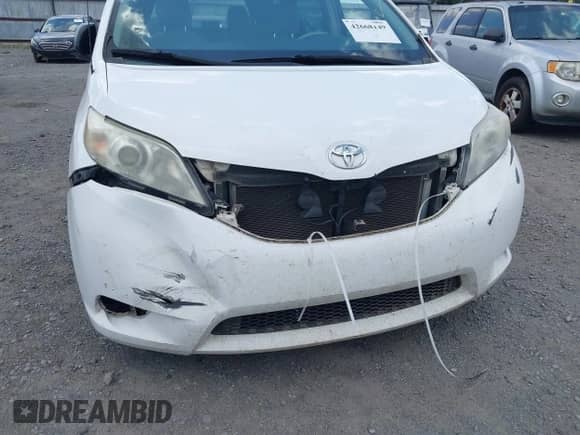 2014 Toyota Sienna L with VIN 5TDZK3DC0ES516239, listed as a IAAI auction lot 42668149 with 178,413 mi miles and . Bid and sale history available at DreamBid. Image 6.