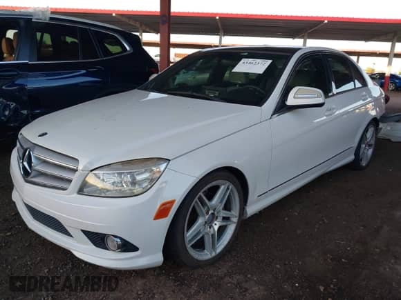 2009 Mercedes-Benz C 300 Sport z VIN WDDGF54X49F245367, wystawiony jako IAAI lot #43462372 z przebiegiem 117 239 mil mil oraz . Historia ofert i sprzedaży dostępna na DreamBid. Obrazek 18.
