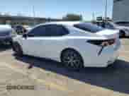 2023 Toyota Camry SE z VIN 4T1G11AK6PU807459, wystawiony jako Copart lot #83850845 z przebiegiem 24 604 mil mil oraz Szkoda całkowita • Salvage title. Historia ofert i sprzedaży dostępna na DreamBid. Obrazek 2.