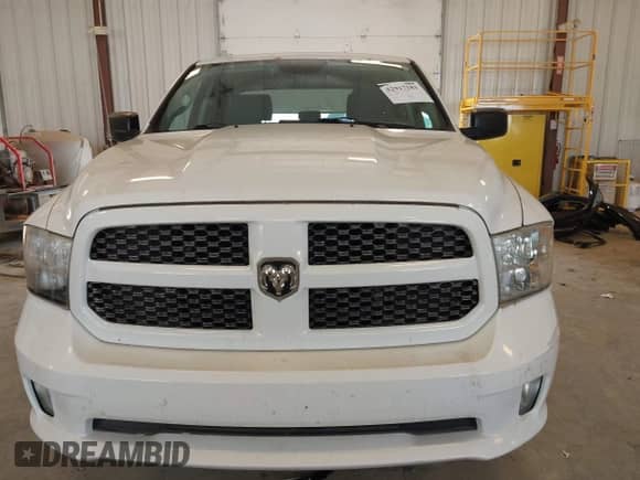 2013 Ram 1500 Express z VIN 1C6RR7KT4DS545603, wystawiony jako IAAI lot #42917181 z przebiegiem 209 867 mil mil oraz . Historia ofert i sprzedaży dostępna na DreamBid. Obrazek 12.