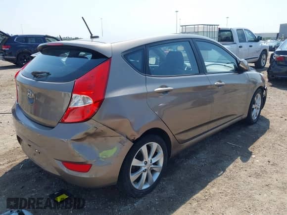 2014 Hyundai Accent SE с VIN KMHCU5AE3EU161592, выставлен на аукционе IAAI как лот 43249681 с пробегом 86 873 миль миль и . История ставок и продаж доступна на DreamBid. Изображение 4.