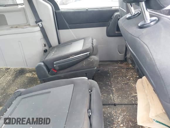 2010 Dodge Grand Caravan Crew с VIN 2D4RN6DX6AR447008, выставлен на аукционе IAAI как лот 42769378 с пробегом 211 949 миль миль и . История ставок и продаж доступна на DreamBid. Изображение 8.