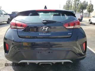 2019 Hyundai Veloster 2.0 z VIN KMHTG6AF2KU016321, wystawiony jako Copart lot #46637784 z przebiegiem 117 360 mil mil oraz . Historia ofert i sprzedaży dostępna na DreamBid. Obrazek 6.