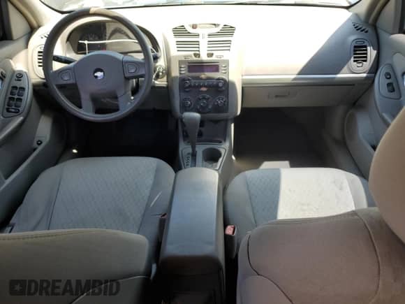 2004 Chevrolet Malibu z VIN 1G1ZS52F34F189397, wystawiony jako Copart lot #61725045 z przebiegiem 159 054 mil mil oraz Szkoda całkowita • Salvage title. Historia ofert i sprzedaży dostępna na DreamBid. Obrazek 8.