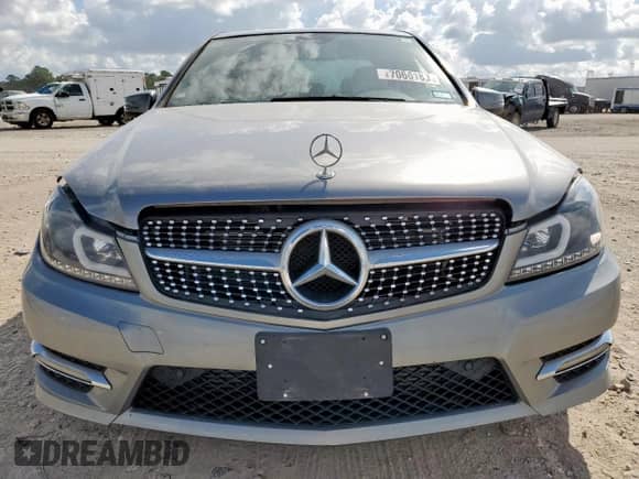 2014 Mercedes-Benz C 250 Sport with VIN WDDGF4HB0EG254273, listed as a Copart auction lot 70661895 with 117,284 mi miles and Salvage title. Bid and sale history available at DreamBid. Image 5.