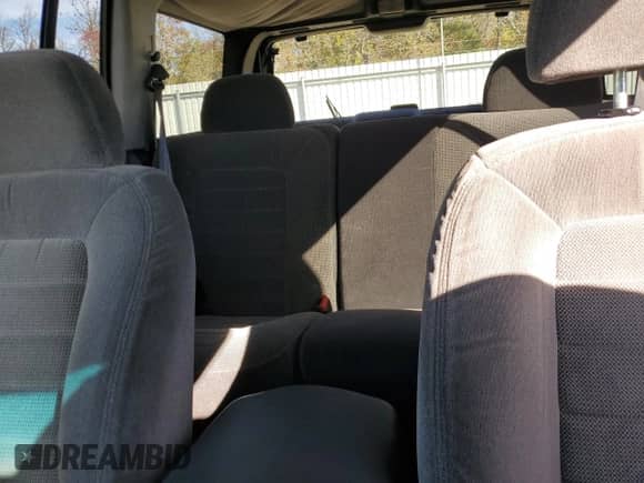 1998 Jeep Grand Cherokee Laredo с VIN 1J4GZ58S1WC195986, выставлен на аукционе Copart как лот 87188215 с пробегом 151 052 миль миль и Чистый • Clean title. История ставок и продаж доступна на DreamBid. Изображение 10.