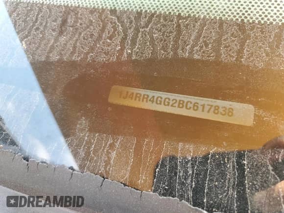 2011 Jeep Grand Cherokee Laredo с VIN 1J4RR4GG2BC617838, выставлен на аукционе Copart как лот 72069035 с пробегом 186 984 миль миль и Списание • Salvage title. История ставок и продаж доступна на DreamBid. Изображение 13.