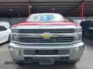 2015 Chevrolet Silverado 2500HD LT z VIN 1GC1KVE81FF124195, wystawiony jako IAAI lot #42883281 z przebiegiem 331 547 mil mil oraz . Historia ofert i sprzedaży dostępna na DreamBid. Obrazek 12.