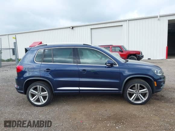 2016 Volkswagen Tiguan SEL с VIN WVGBV7AX0GW076285, выставлен на аукционе IAAI как лот 42759877 с пробегом 119 956 миль миль и . История ставок и продаж доступна на DreamBid. Изображение 13.