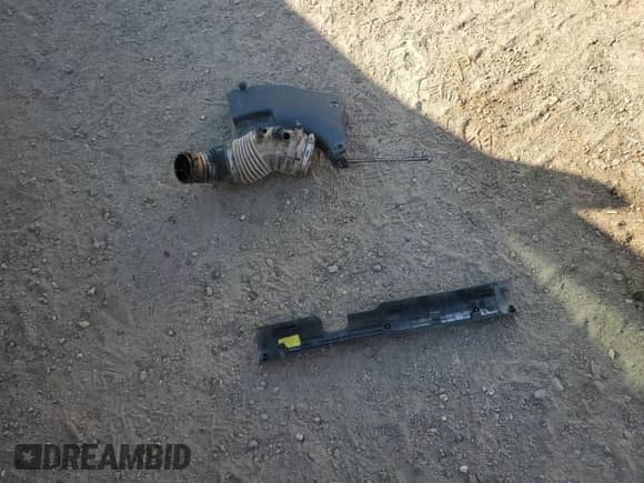 2015 Hyundai Sonata Limited z VIN 5NPE34AB7FH173725, wystawiony jako Copart lot #86809235 z przebiegiem 183 786 mil mil oraz Czysty tytuł • Clean title. Historia ofert i sprzedaży dostępna na DreamBid. Obrazek 14.