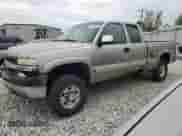 2001 Chevrolet Silverado 2500HD LS z VIN 1GCHK29U31E141079, wystawiony jako Copart lot #57554695 z przebiegiem 277 457 mil mil oraz Czysty tytuł • Clean title. Historia ofert i sprzedaży dostępna na DreamBid. Obrazek 1.