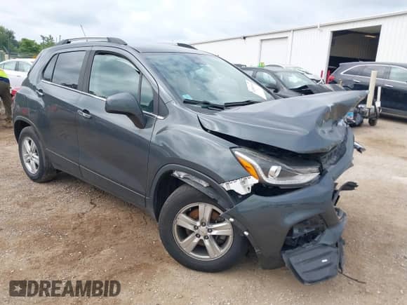 2018 Chevrolet Trax LT z VIN KL7CJLSB6JB667944, wystawiony jako IAAI lot #42801116 z przebiegiem 135 019 mil mil oraz . Historia ofert i sprzedaży dostępna na DreamBid. Obrazek 1.