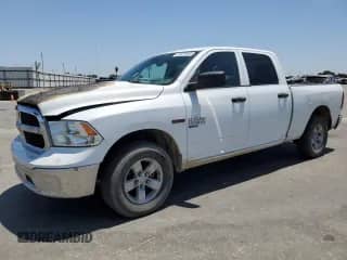 2019 Ram 1500 Tradesman z VIN 1C6RR7SM3KS699578, wystawiony jako Copart lot #62077645 z przebiegiem 151 971 mil mil oraz Szkoda całkowita • Salvage title. Historia ofert i sprzedaży dostępna na DreamBid. Obrazek 1.