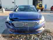 2016 Hyundai Sonata SE z VIN 5NPE24AF9GH305214, wystawiony jako Copart lot #87364305 z przebiegiem 140 465 mil mil oraz Szkoda całkowita • Salvage title. Historia ofert i sprzedaży dostępna na DreamBid. Obrazek 5.