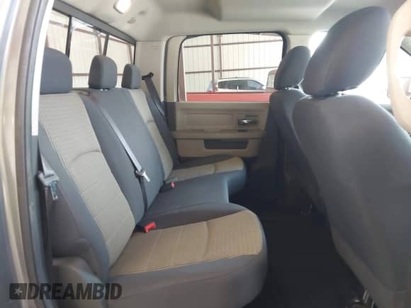 2010 Dodge 1500 ST z VIN 1D7RB1CP7AS115416, wystawiony jako IAAI lot #42695502 z przebiegiem 231 909 mil mil oraz . Historia ofert i sprzedaży dostępna na DreamBid. Obrazek 8.