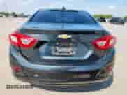 2017 Chevrolet Cruze LT z VIN 1G1BE5SM2H7229623, wystawiony jako Copart lot #81156865 z przebiegiem 111 648 mil mil oraz Szkoda całkowita • Salvage title. Historia ofert i sprzedaży dostępna na DreamBid. Obrazek 6.