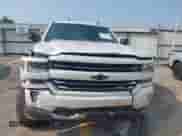 2017 Chevrolet Silverado 1500 LTZ z VIN 3GCUKSEC7HG489756, wystawiony jako IAAI lot #42365780 z przebiegiem 94 422 mil mil oraz . Historia ofert i sprzedaży dostępna na DreamBid. Obrazek 12.