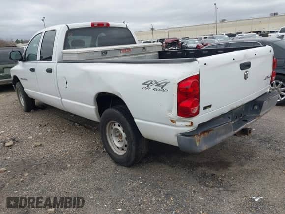 2007 Dodge 1500 ST z VIN 1D7HU18P27J600043, wystawiony jako IAAI lot #41625802 z przebiegiem 170 706 mil mil oraz . Historia ofert i sprzedaży dostępna na DreamBid. Obrazek 3.