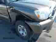 2015 Toyota Tacoma PreRunner z VIN 5TFTX4GN2FX041893, wystawiony jako IAAI lot #43129780 z przebiegiem 89 276 mil mil oraz . Historia ofert i sprzedaży dostępna na DreamBid. Obrazek 18.