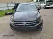 2016 Volkswagen Tiguan S с VIN WVGAV7AX9GW561343, выставлен на аукционе Copart как лот 66172965 с пробегом 100 024 миль миль и Списание • Salvage title. История ставок и продаж доступна на DreamBid. Изображение 5.