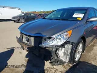 2013 Hyundai Sonata GLS с VIN 5NPEB4AC9DH807285, выставлен на аукционе IAAI как лот 43434603 с пробегом 138 364 миль миль и . История ставок и продаж доступна на DreamBid. Изображение 6.
