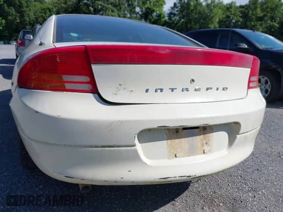 2004 Dodge Intrepid SE z VIN 2B3HD46RX4H620202, wystawiony jako IAAI lot #42517181 z przebiegiem 225 892 mil mil oraz . Historia ofert i sprzedaży dostępna na DreamBid. Obrazek 13.