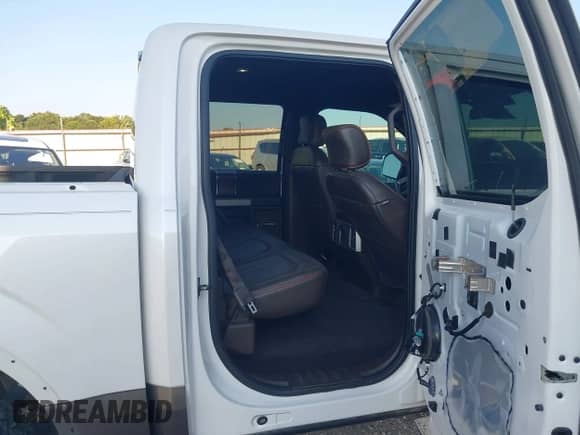 2016 Ford F-150 XLT z VIN 1FTEW1EG7GFD19712, wystawiony jako IAAI lot #42927063 z przebiegiem 146 108 mil mil oraz . Historia ofert i sprzedaży dostępna na DreamBid. Obrazek 8.