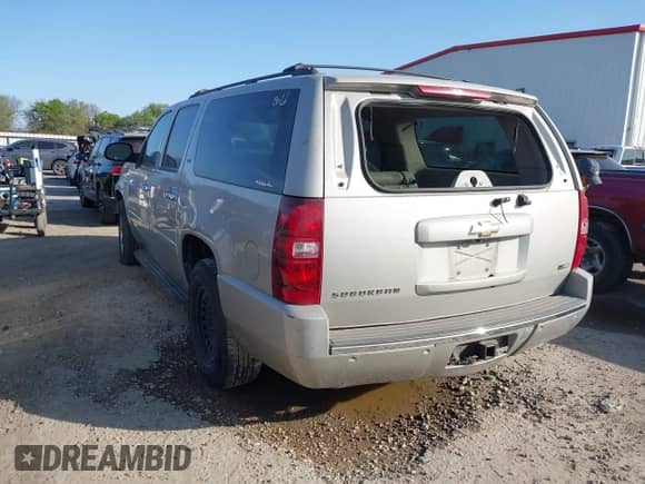 2009 Chevrolet Suburban LTZ с VIN 1GNFC36079R154425, выставлен на аукционе IAAI как лот 41827144 с пробегом 282 999 миль миль и . История ставок и продаж доступна на DreamBid. Изображение 3.
