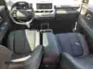 2023 Hyundai Ioniq 5 SEL с VIN KM8KNDAF5PU155680, выставлен на аукционе Copart как лот 65814145 с пробегом 83 633 миль миль и Списание • Salvage title. История ставок и продаж доступна на DreamBid. Изображение 8.