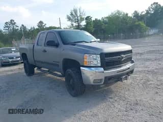 2009 Chevrolet Silverado 2500HD z VIN 1GCHC59K39E104221, wystawiony jako IAAI lot #42179206 z przebiegiem Nie podano mil oraz . Historia ofert i sprzedaży dostępna na DreamBid. Obrazek 1.