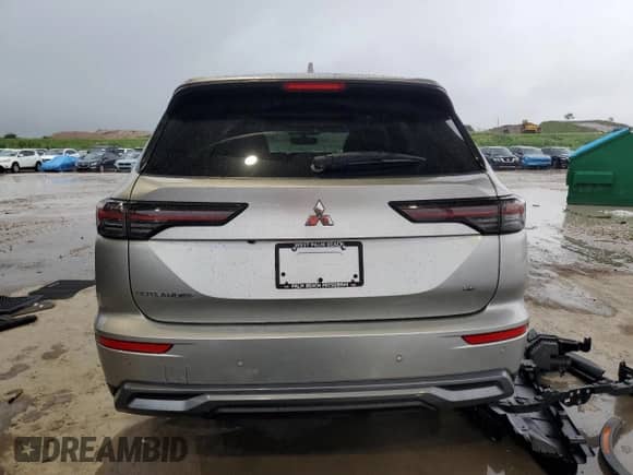 2025 Mitsubishi Outlander SE с VIN JA4J3VA82SZ011362, выставлен на аукционе Copart как лот 81945925 с пробегом 4 030 миль миль и Списание • Salvage title. История ставок и продаж доступна на DreamBid. Изображение 6.