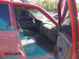 2003 Chevrolet Tracker z VIN 2CNBJ13C036905492, wystawiony jako IAAI lot #43468719 z przebiegiem 161 279 mil mil oraz . Historia ofert i sprzedaży dostępna na DreamBid. Obrazek 5.
