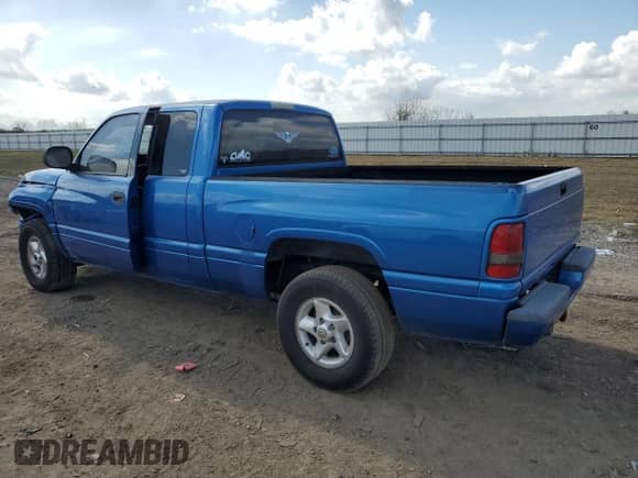 2001 Dodge 1500 with VIN 3B7HC13Z11G206645, listed as a Copart auction lot 44213645 with 286,037 mi miles and Salvage title. Bid and sale history available at DreamBid. Image 2.