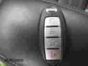 2021 Nissan Kicks SR z VIN 3N1CP5DV8ML562736, wystawiony jako IAAI lot #42669259 z przebiegiem 63 819 mil mil oraz . Historia ofert i sprzedaży dostępna na DreamBid. Obrazek 11.