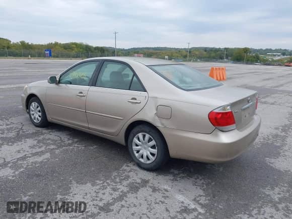 2005 Toyota Camry LE with VIN 4T1BE32K65U048561, listed as a IAAI auction lot 43448909 with 209,003 mi miles and . Bid and sale history available at DreamBid. Image 3.