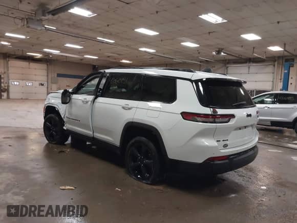 2022 Jeep Grand Cherokee Altitude with VIN 1C4RJKAG1N8518963, listed as a IAAI auction lot 42060151 with 41,405 mi miles and . Bid and sale history available at DreamBid. Image 3.