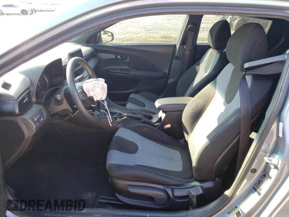 2019 Hyundai Veloster 2.0 z VIN KMHTG6AF6KU019819, wystawiony jako Copart lot #43353304 z przebiegiem 104 822 mil mil oraz . Historia ofert i sprzedaży dostępna na DreamBid. Obrazek 7.