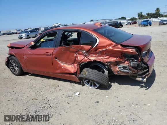 2018 BMW 3 Series 320i z VIN WBA8E1G53JNU91614, wystawiony jako Copart lot #81086735 z przebiegiem 123 243 mil mil oraz Szkoda całkowita • Salvage title. Historia ofert i sprzedaży dostępna na DreamBid. Obrazek 2.