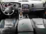 2010 Toyota Tundra Limited z VIN 5TFHY5F17AX144971, wystawiony jako Copart lot #45795615 z przebiegiem 228 690 mil mil oraz Czysty tytuł • Clean title. Historia ofert i sprzedaży dostępna na DreamBid. Obrazek 8.