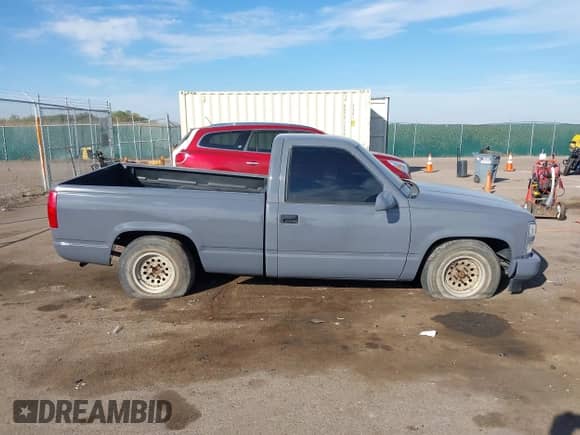 1989 Chevrolet Silverado 1500 с VIN 1GCDC14K5KZ226642, выставлен на аукционе IAAI как лот 43309499 с пробегом 238 438 миль миль и . История ставок и продаж доступна на DreamBid. Изображение 13.