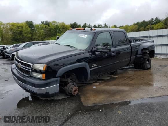 2007 Chevrolet Silverado 3500 DRW LT3 с VIN 1GCJK33D07F157386, выставлен на аукционе Copart как лот 55004794 с пробегом 151 957 миль миль и Списание • Salvage title. История ставок и продаж доступна на DreamBid. Изображение 1.