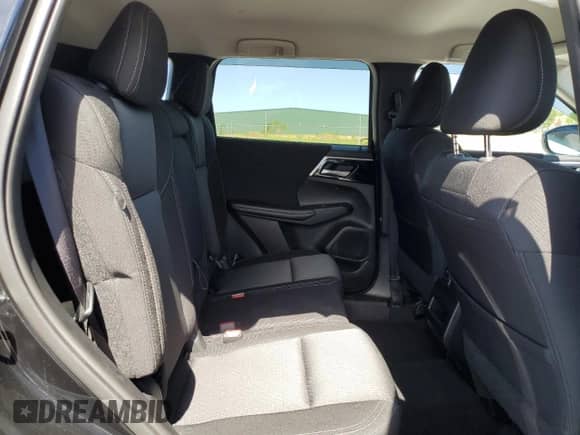 2024 Mitsubishi Outlander ES with VIN JA4J3UA80RZ089854, listed as a Copart auction lot 57575955 with 10,886 mi miles and Salvage title. Bid and sale history available at DreamBid. Image 11.